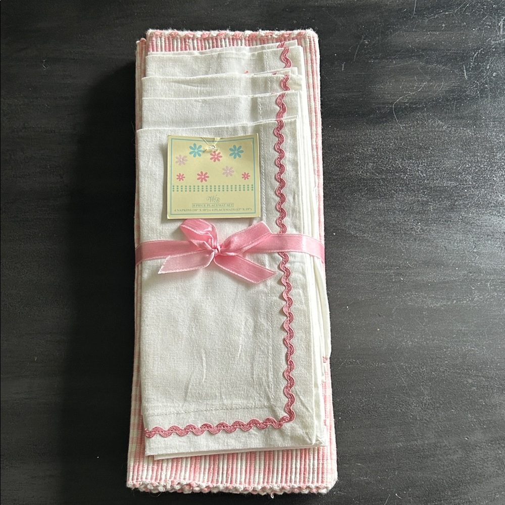 New Pink and White Napkin/placemat Set